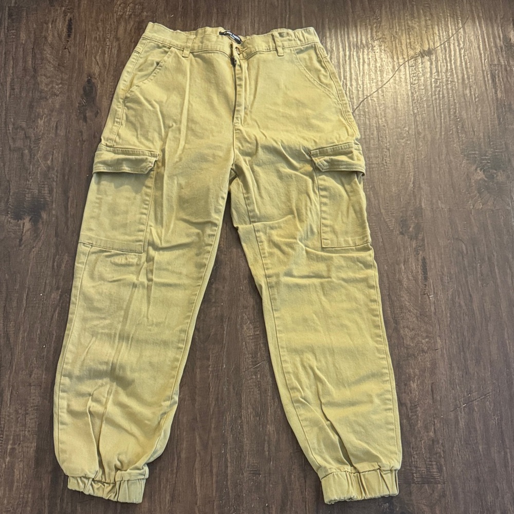 Almost Famous Men's khaki Cargo joggers size large